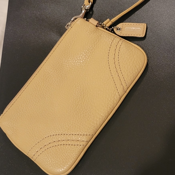 Coach Leatherware Wrislet - Picture 3 of 4